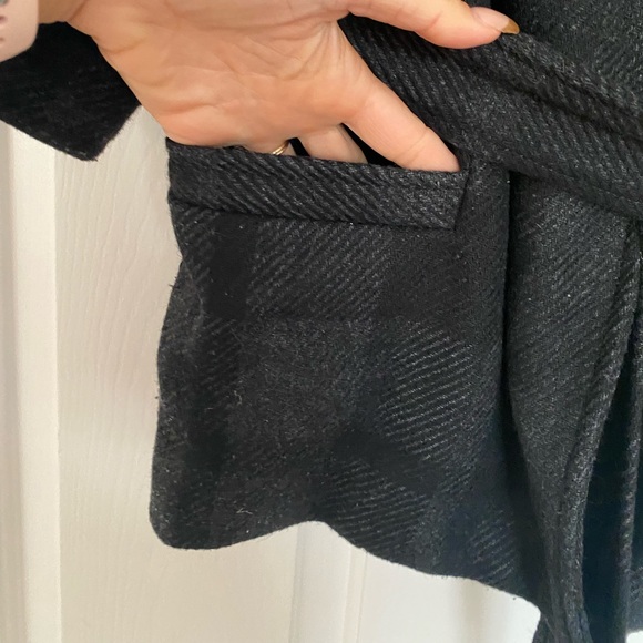 Banana Republic black wool coat - Picture 7 of 7